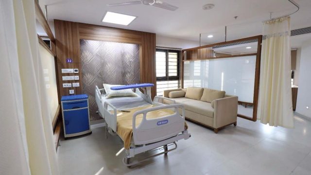 الخدمات الإلكترونية التي تقدمها مستشفى الامير منصور العسكري