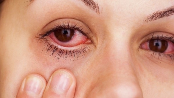 خدمات علاج أمراض العين